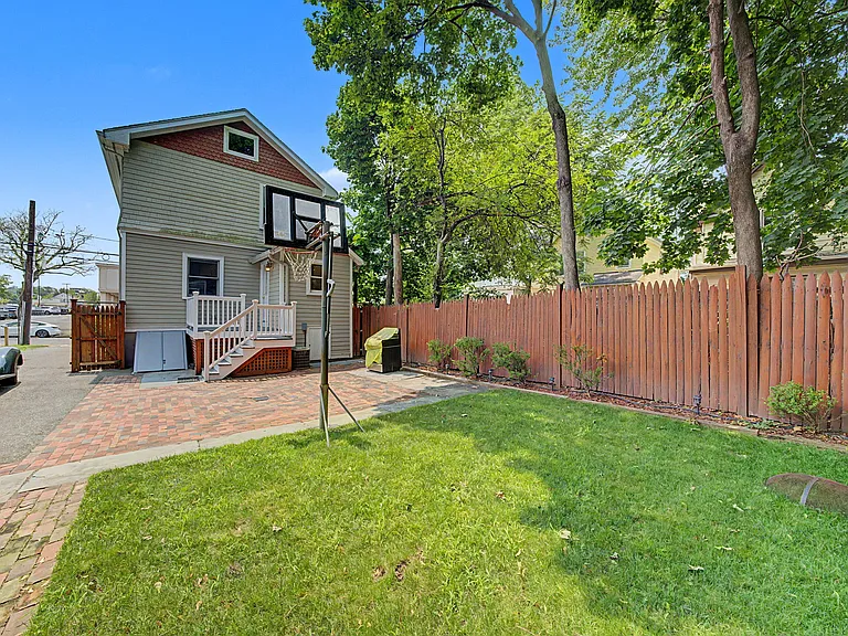 15 Chestnut St — Photo 21