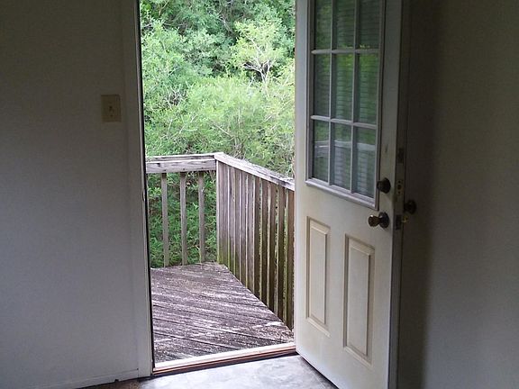 2nd image of 813 Bracewood Cir APT C