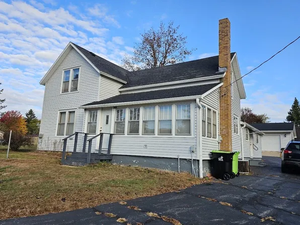 428 E Pearl St, Neshkoro, WI 54960