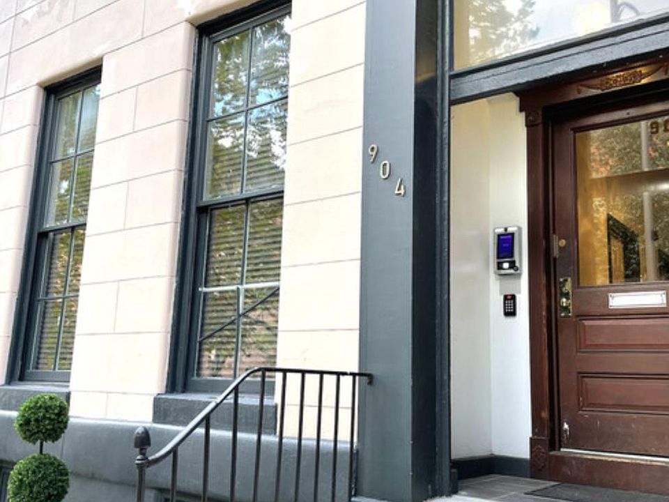 Building Photo 4