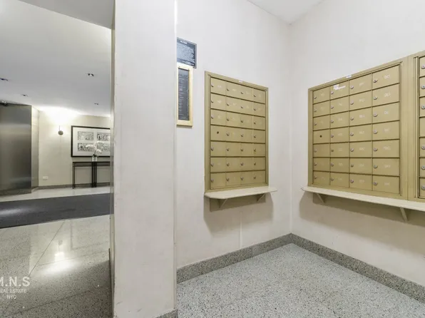 155 East 55th Street image 8 of 14