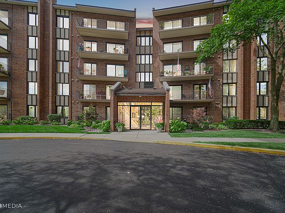 2nd image of 701 Lake Hinsdale Dr APT 301