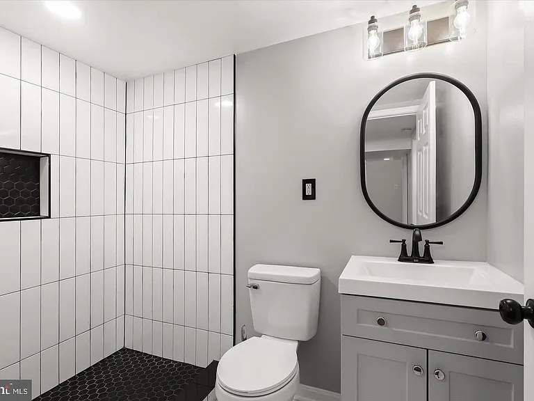 517 Winters Ln — Photo 28