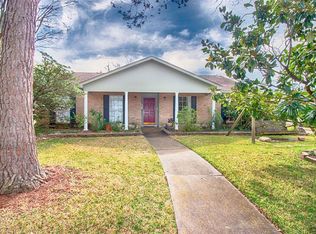 626 Whitecap Dr, Seabrook, TX 77586