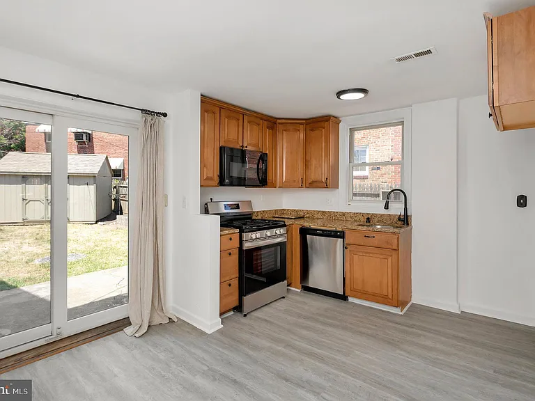 2446 S Nelson St — Photo 7