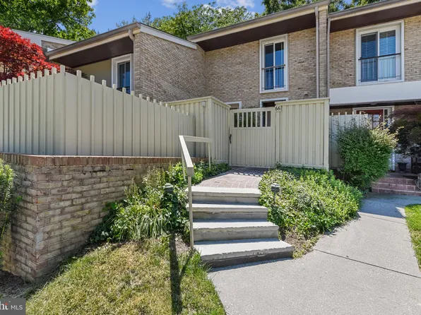 66 Olmsted Green Ct, Baltimore, MD 21210