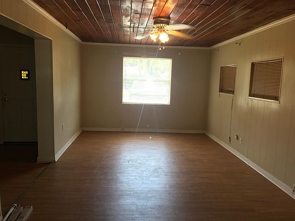 3rd image of 3613 S Coolidge Ave