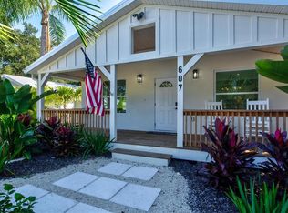 607 37th St W, Bradenton, FL 34205