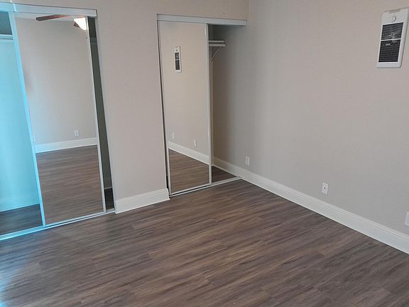 4th image of 1371 E Washington Ave #202