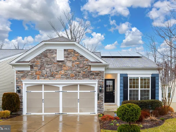 147 Denison St, Fredericksburg, VA 22406