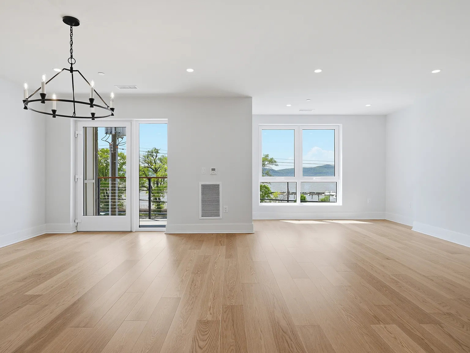 2 bed, 1410 sqft, $5,500 — Photo 4