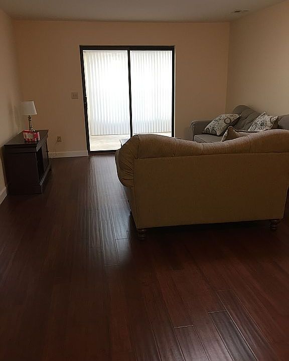 1st image of 81 Knolls Dr