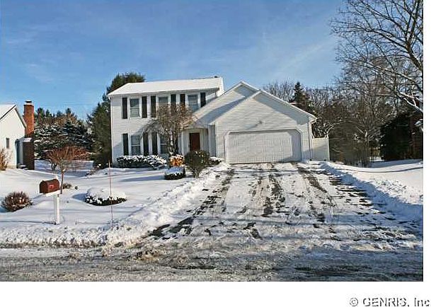 1st image of 18 Pennicott Cir