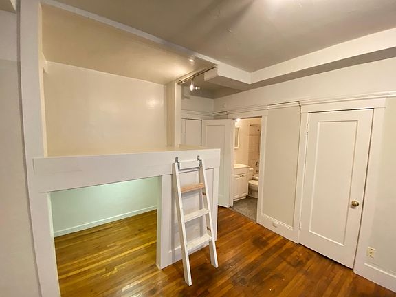 2nd image of 424 Jones St APT 104