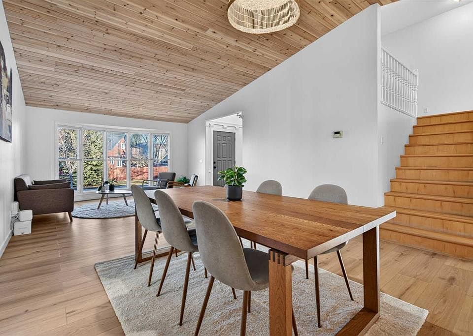 1st image of 303 E Woodside Pl