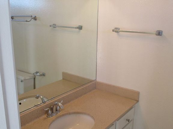 3rd image of 16682 Island Cir APT 2