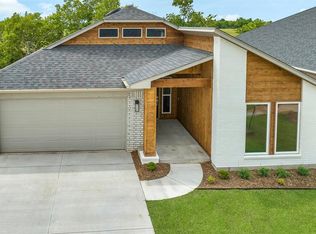 609 Argos Rd, Yukon, OK 73099