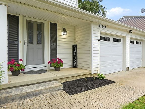 3rd image of 22243 Jonathan Dr