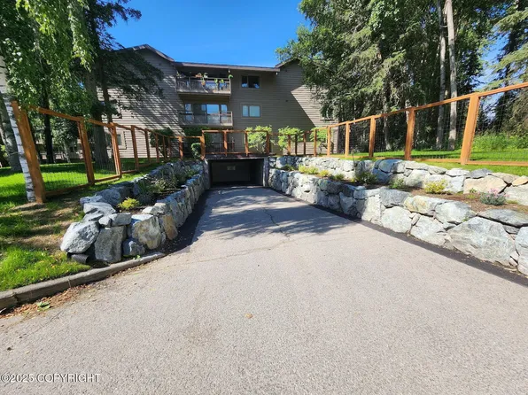 400 W 76th Ave APT 111, Anchorage, AK 99518