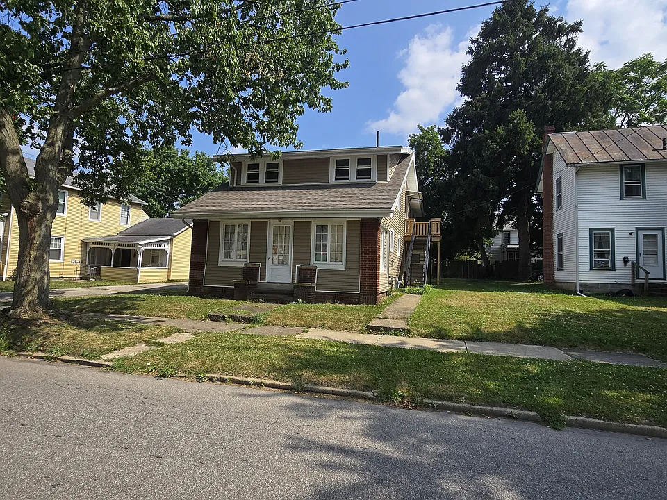 Maple St