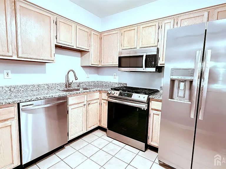 434 Waterford Dr — Photo 18