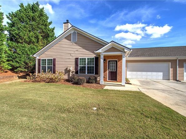580 Camry Cir, Dallas, GA 30157