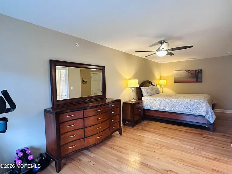 512 Abby Rd — Photo 7