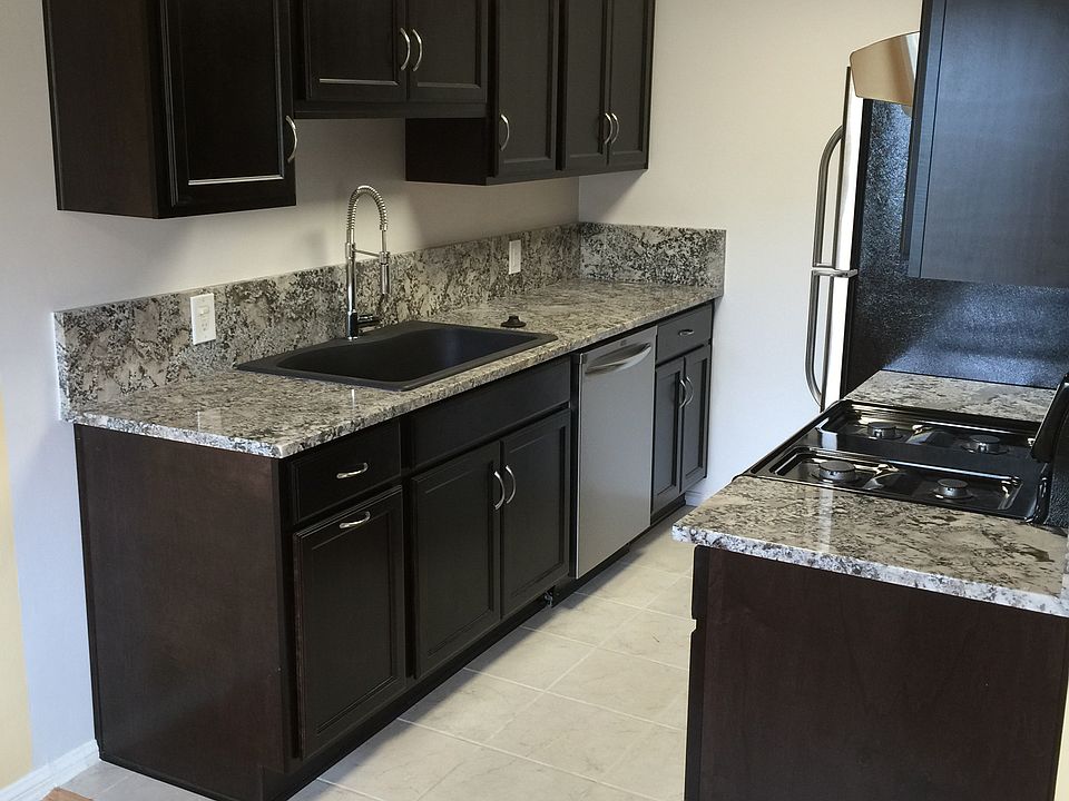Kitchen with dishwasher
