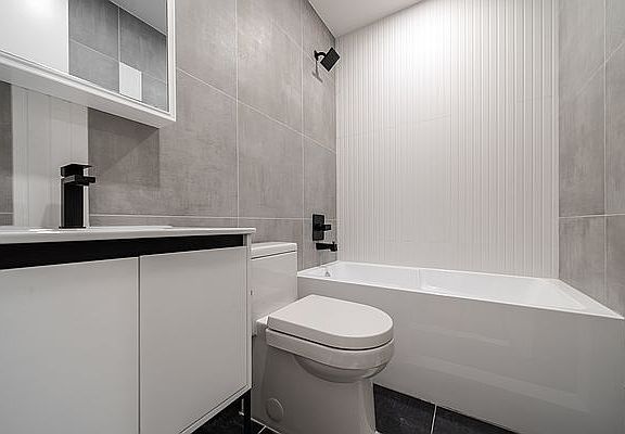 5th image of 727 De Kalb Ave #4F