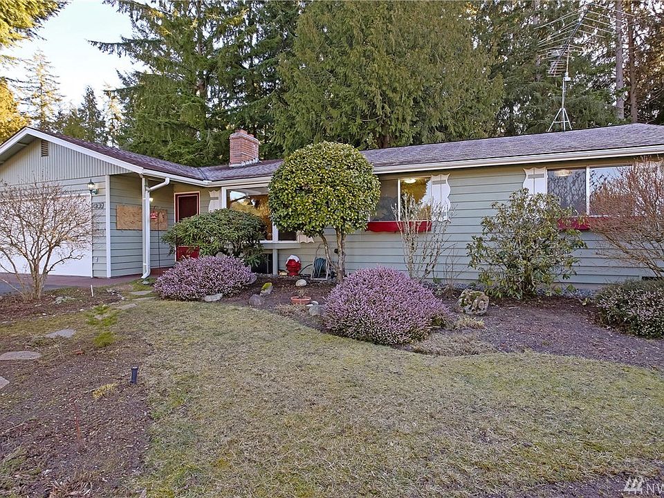 1st image of 489 NE Conifer Dr