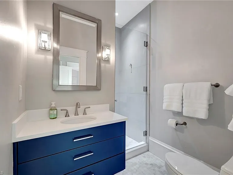 1375 Gordon Dr — Photo 16