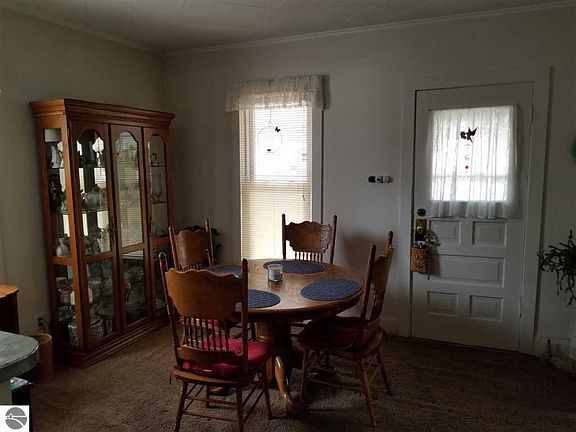3rd image of 418.5 Aldrich St