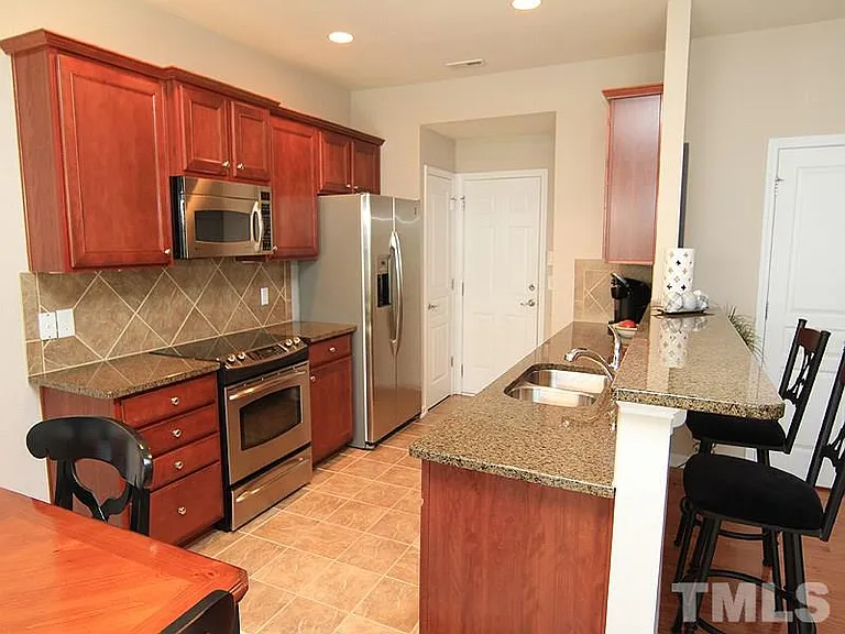 8626 Thunderwood Dr — Photo 6