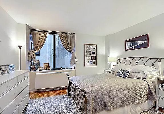 4th image of 311 Greenwich St APT 4B
