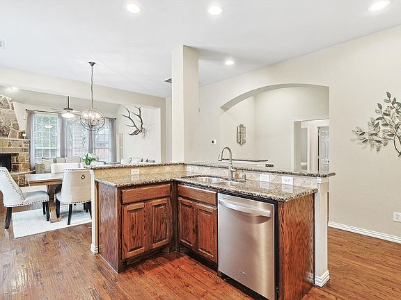 4th image of 1208 Wilson Dr