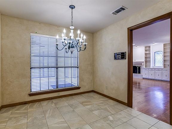 3rd image of 6915 Deloache Ave