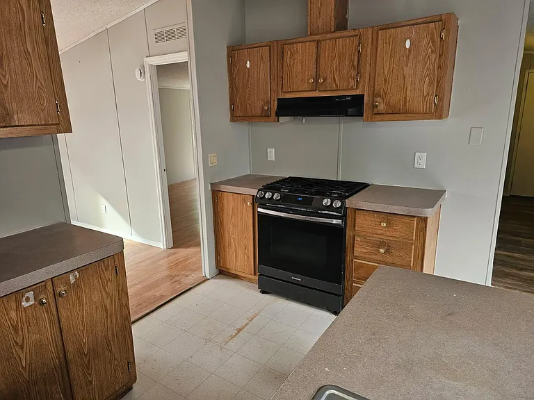 4065 E Aztec Rd — Photo 4