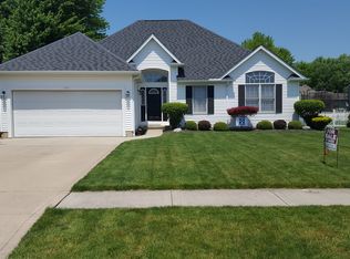 353 Pemberton Dr, Elyria, OH 44035