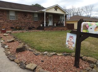 2809 Pinehurst Ln, Huntington, WV 25704