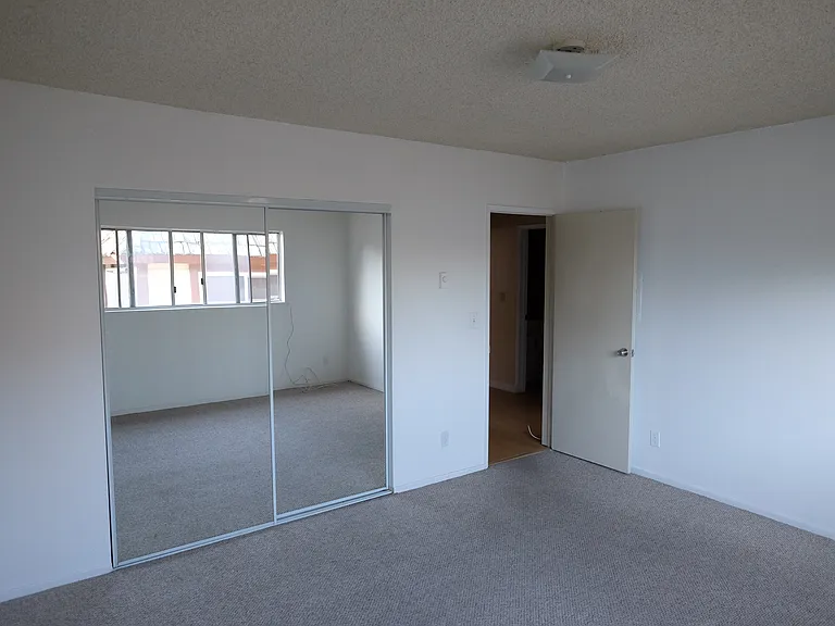 Tilden Apartments — Photo 40