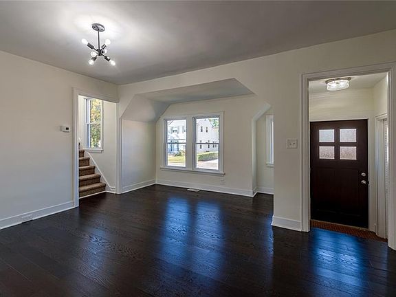 3rd image of 19355 Malvern Ave