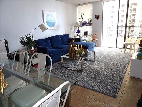 3rd image of 555 NE 15th St APT 14E