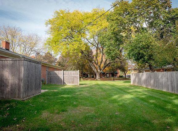 4th image of 4692 Nugent Dr