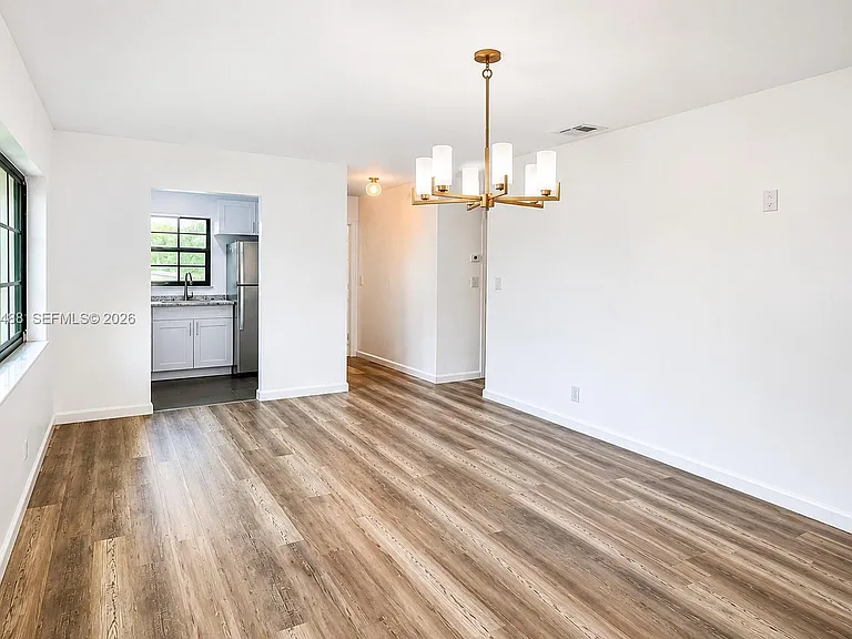 2401 NW 52nd St — Photo 10