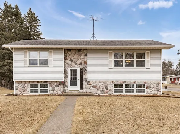 916 12th St, Cloquet, MN 55720