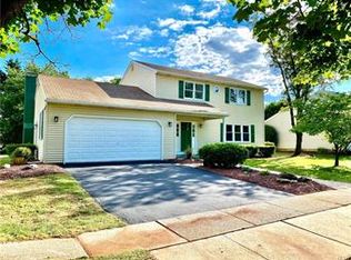 6382 Manzanita Dr, Macungie, PA 18062