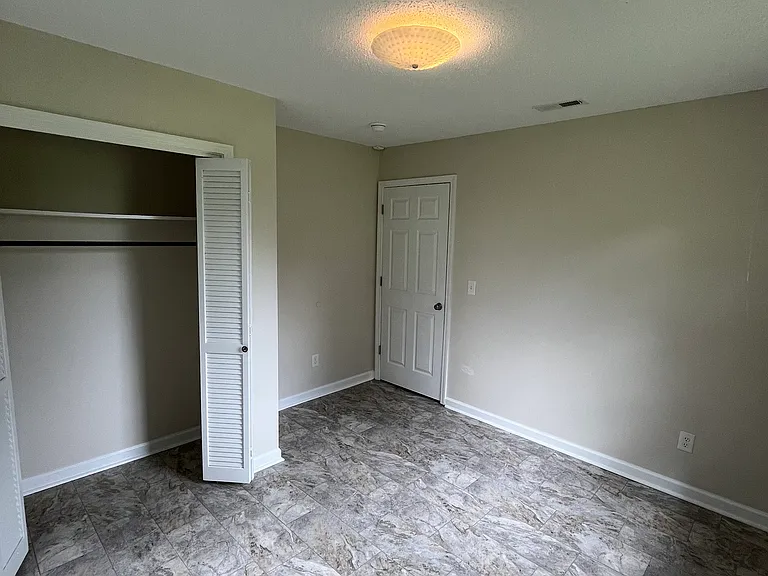 1004 Hazel Dr — Photo 10