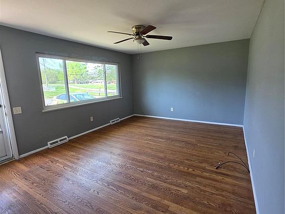 2nd image of 1600 Chickadee Ln
