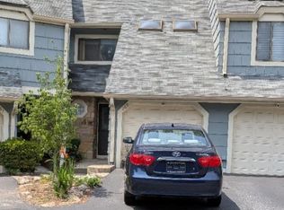 269 Treetop Cir, Nanuet, NY 10954