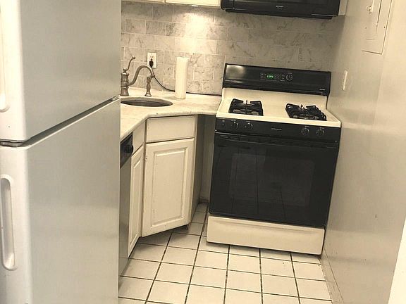 4th image of 3100 S Manchester St APT 809